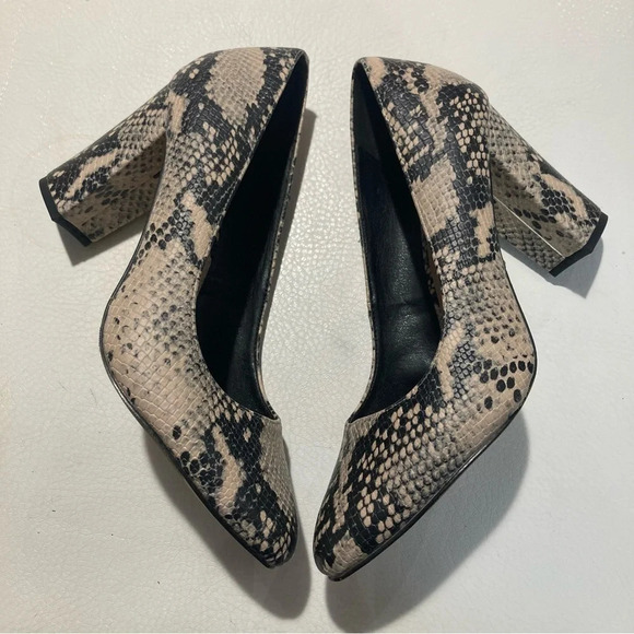 MADDEN  GIRL Sz 9 Bueno Snake Print Block Heel Faux Leather Pumps Shoes - Picture 4 of 9